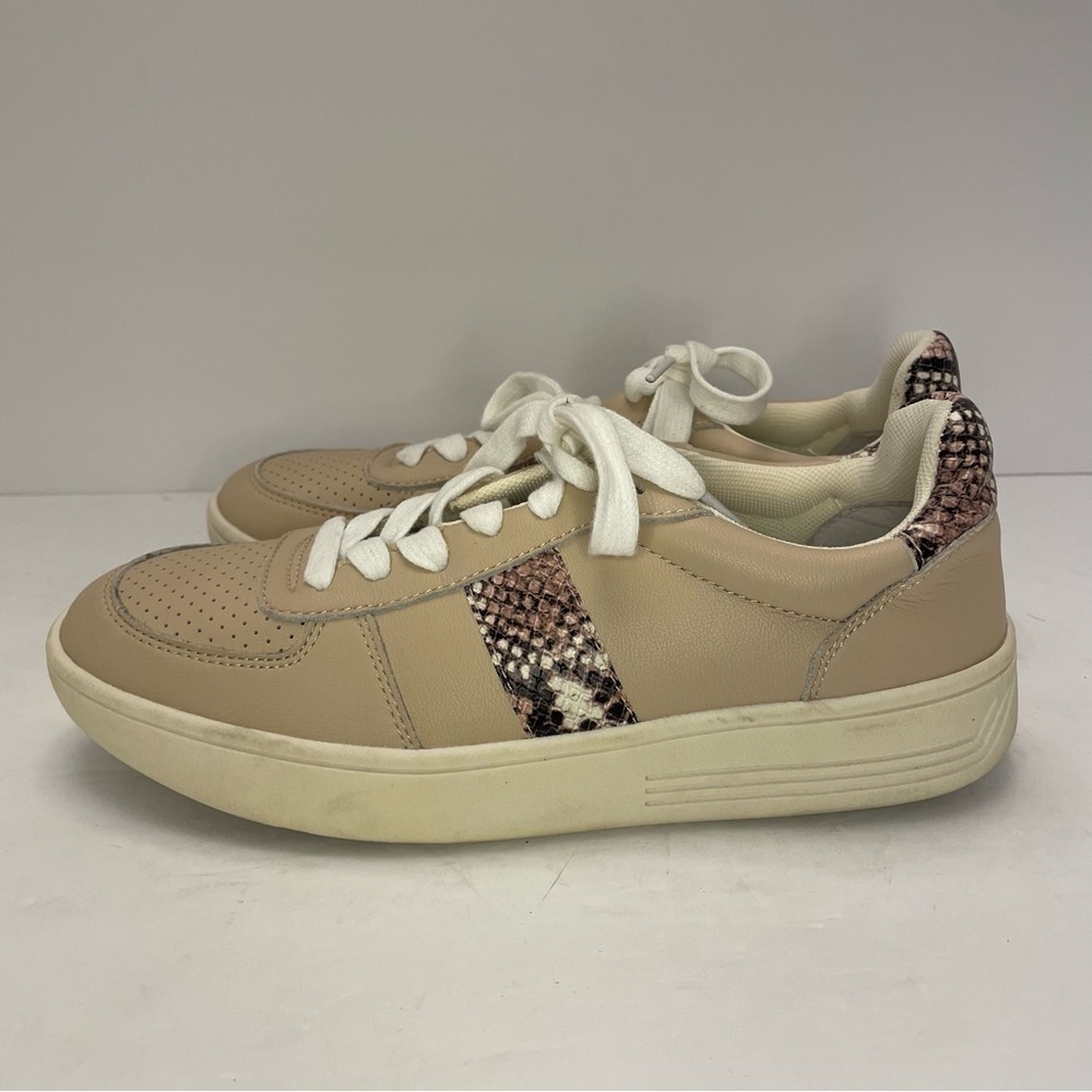 Chelsea & Violet leather snake skin sneakers size 8 Diana
